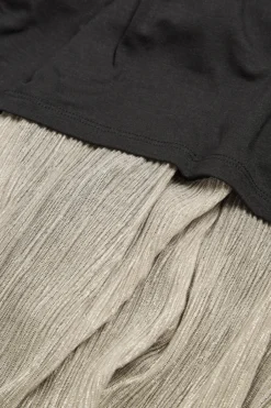 YOURS LUXURY Curve Black & Gold Double Layer Pleated Blouse 9 YOURS LUXURY Curve Black & Gold Double Layer Pleated Blouse -Outlet Stylo Wise Store 11a8f7e3 bc9e 40 301472 Z2 scaled