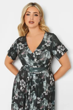 YOURS Curve Black V-Neck Floral Wrap Dress 8 YOURS Curve Black V-Neck Floral Wrap Dress -Outlet Stylo Wise Store 21615ebe e244 42 302165 D scaled