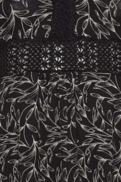 YOURS Curve Black Floral V-Neck Lace Midi Dress 9 YOURS Curve Black Floral V-Neck Lace Midi Dress -Outlet Stylo Wise Store 2242838e 3b00 47 301887 Z scaled