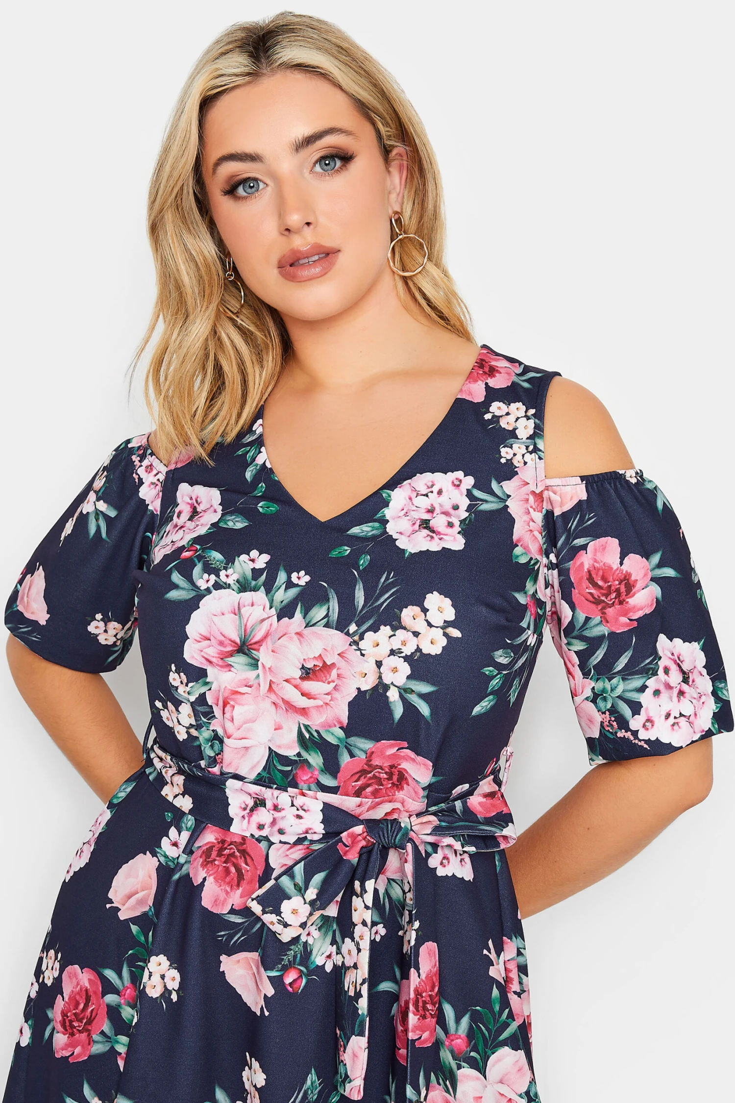 YOURS LONDON Curve Navy Blue Floral Cold Shoulder Skater Dress 3 YOURS LONDON Curve Navy Blue Floral Cold Shoulder Skater Dress - Image 3