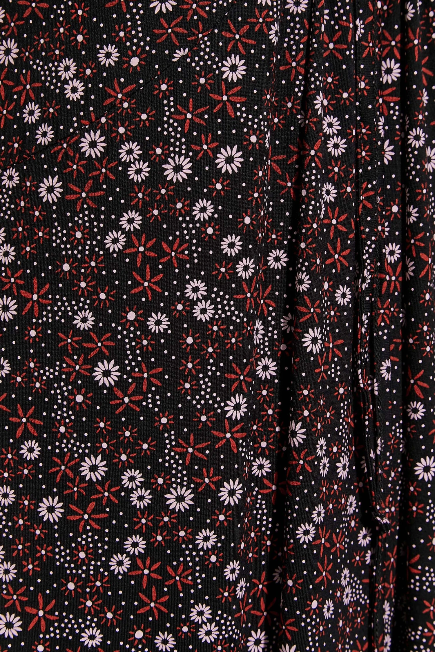 LIMITED COLLECTION Curve Black Ditsy Print Keyhole Tie Neck Midaxi Dress 4 LIMITED COLLECTION Curve Black Ditsy Print Keyhole Tie Neck Midaxi Dress - Image 4