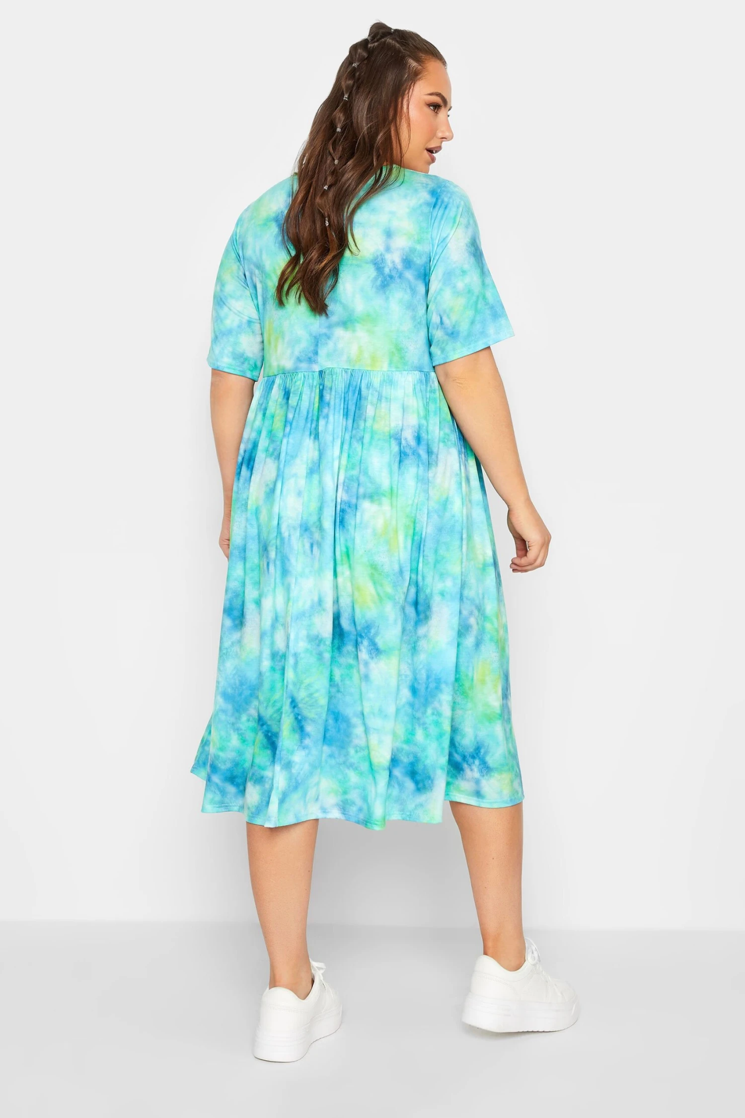 LIMITED COLLECTION Curve Blue Tie Dye Midaxi Smock Dress 2 LIMITED COLLECTION Curve Blue Tie Dye Midaxi Smock Dress - Image 2