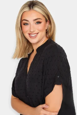 YOURS Curve Black Dobby Button Through Shirt 8 YOURS Curve Black Dobby Button Through Shirt -Outlet Stylo Wise Store 3829c8df 1acb 48 174326 D scaled