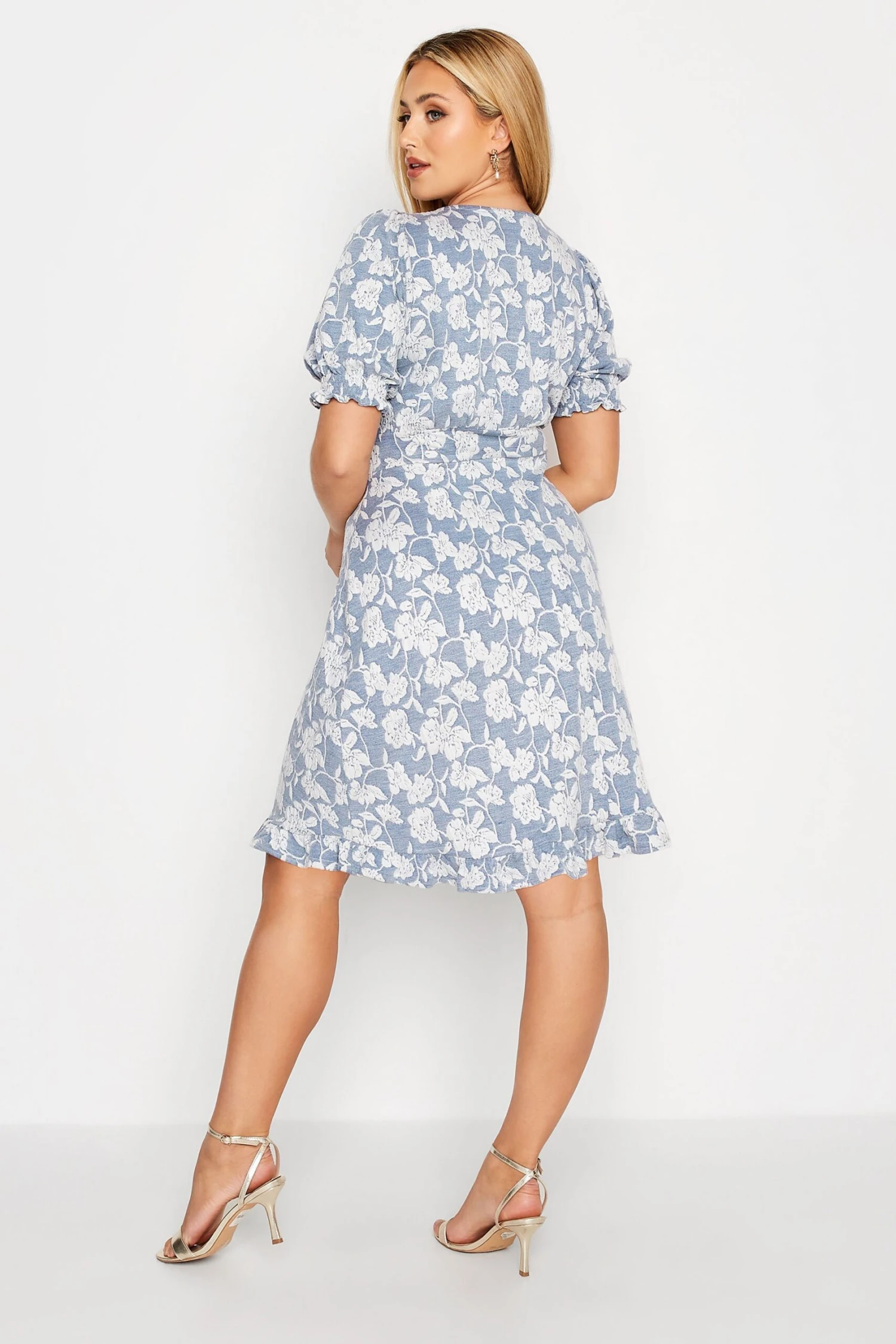 YOURS Curve Blue Floral V-Neck Midi Dress 2 YOURS Curve Blue Floral V-Neck Midi Dress - Image 2