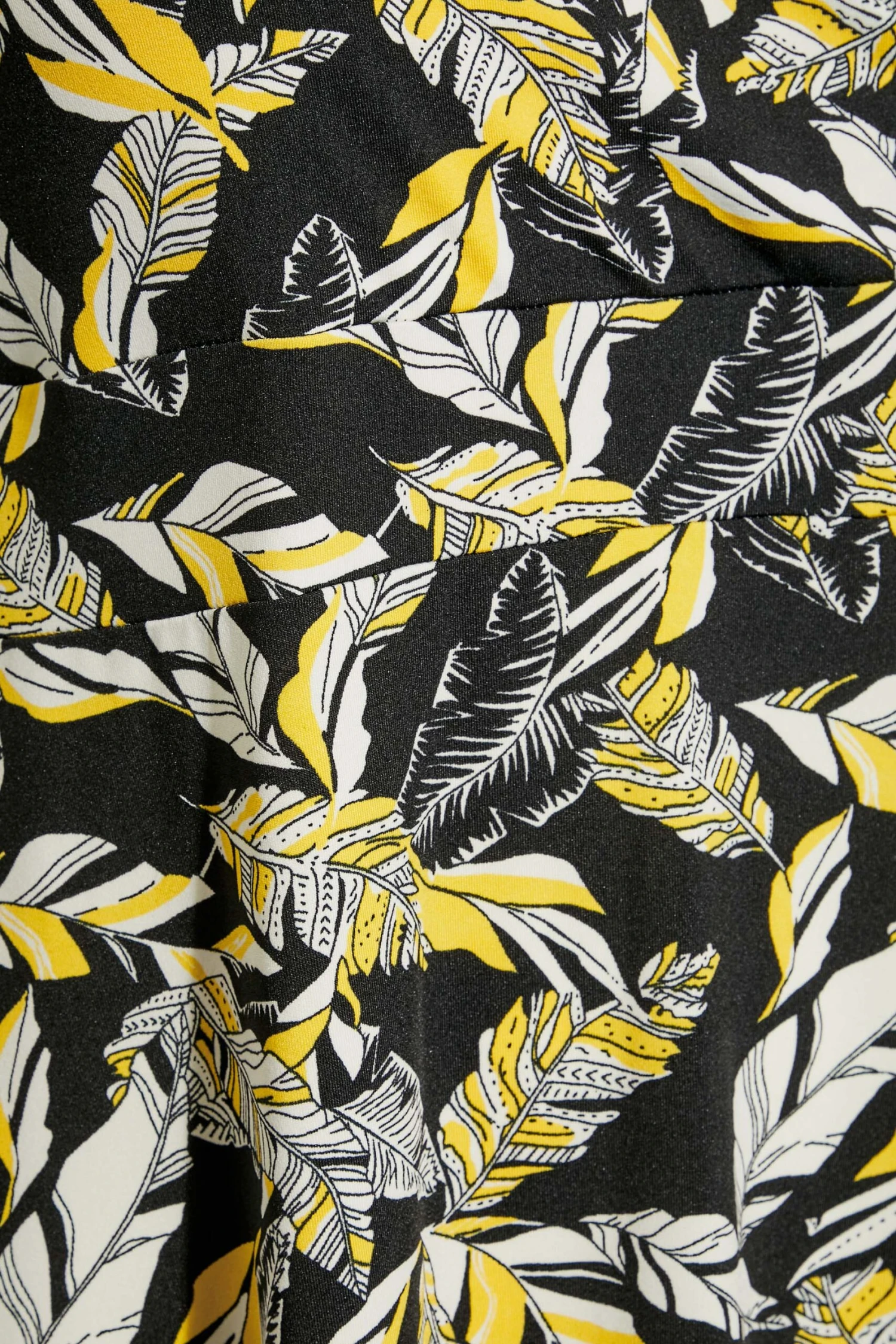 YOURS Curve Black Vintage Floral Maxi Dress 4 YOURS Curve Black Vintage Floral Maxi Dress - Image 4