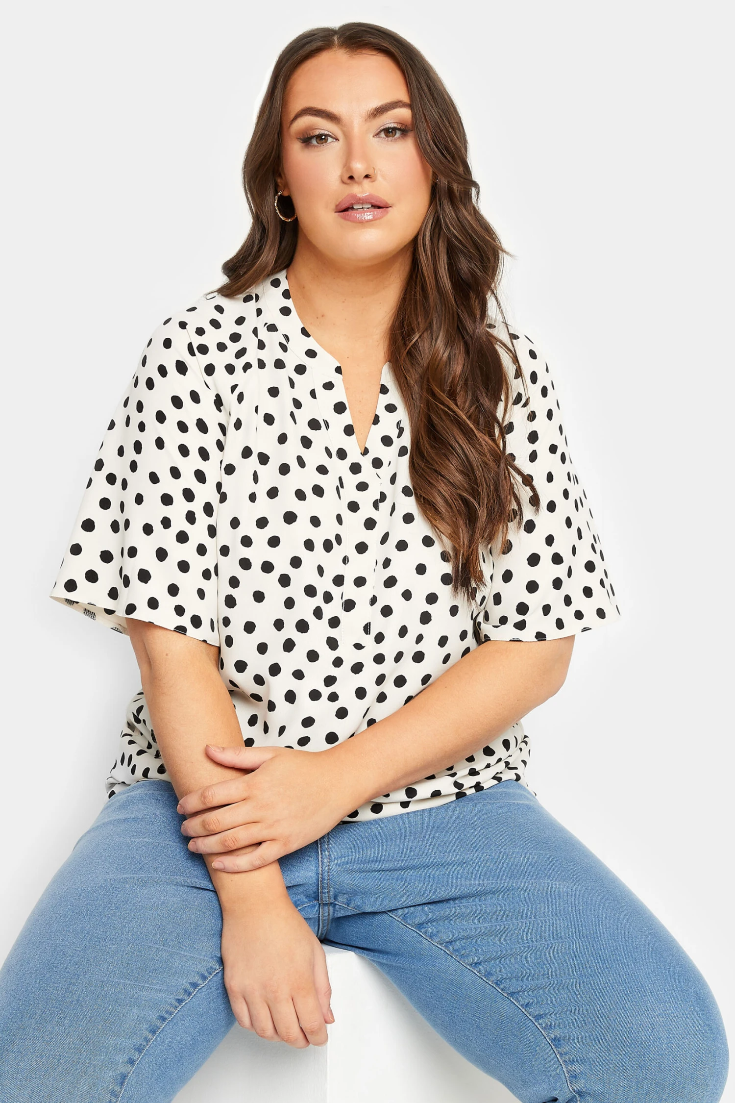 YOURS Curve White Polka Dot Print V-Neck Blouse 3 YOURS Curve White Polka Dot Print V-Neck Blouse - Image 3