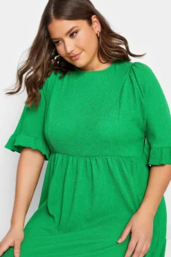 YOURS Curve Green Textured Smock Midi Dress 9 YOURS Curve Green Textured Smock Midi Dress -Outlet Stylo Wise Store 4e38a9c7 b52d 45 137507 E scaled