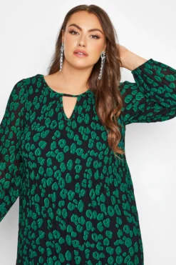YOURS LONDON Curve Green Leopard Print Pleat Blouse -Outlet Stylo Wise Store 4fd58e15 e61d 4c 161775 D scaled