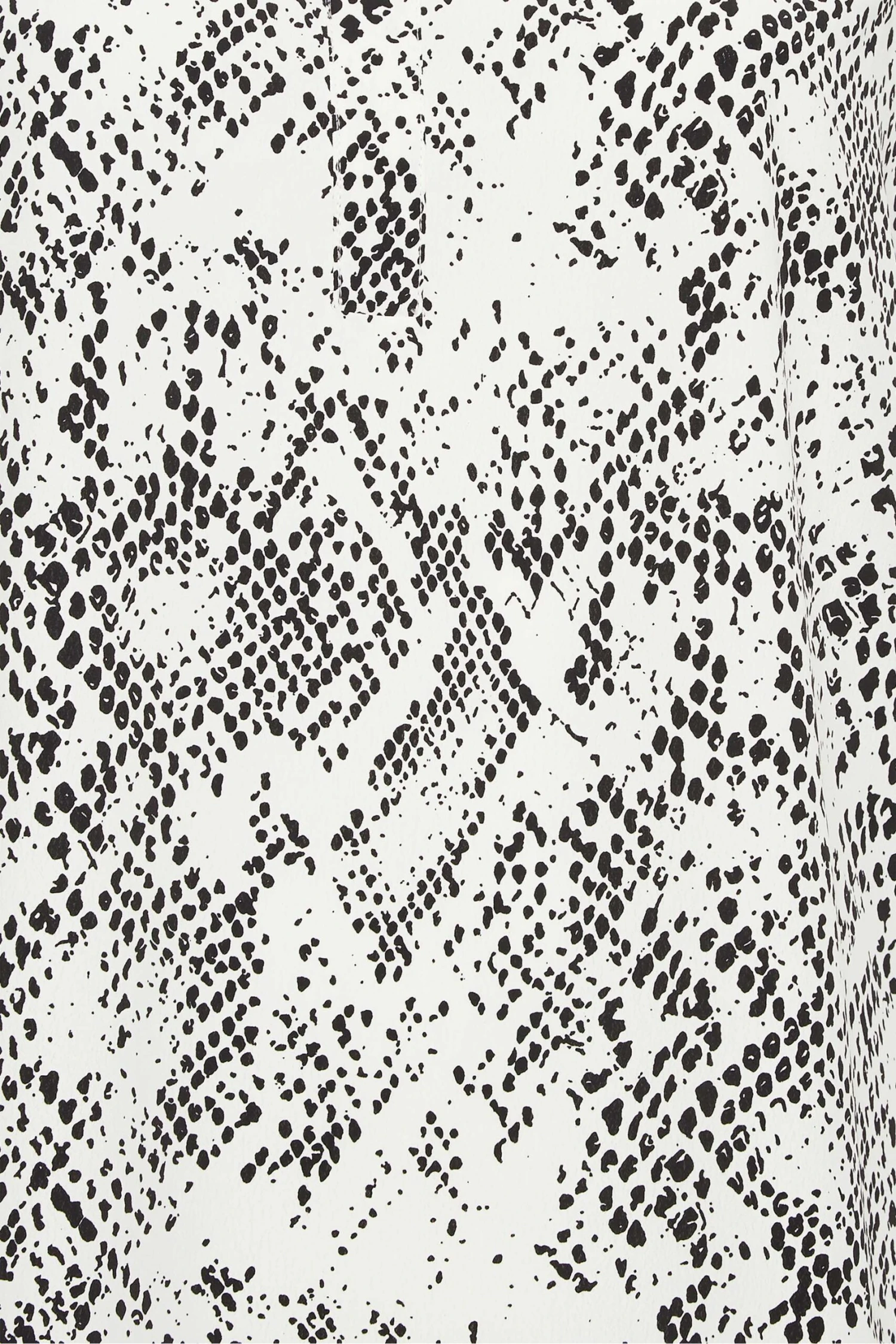 YOURS Curve White Snake Print V-Neck Blouse 4 YOURS Curve White Snake Print V-Neck Blouse - Image 4