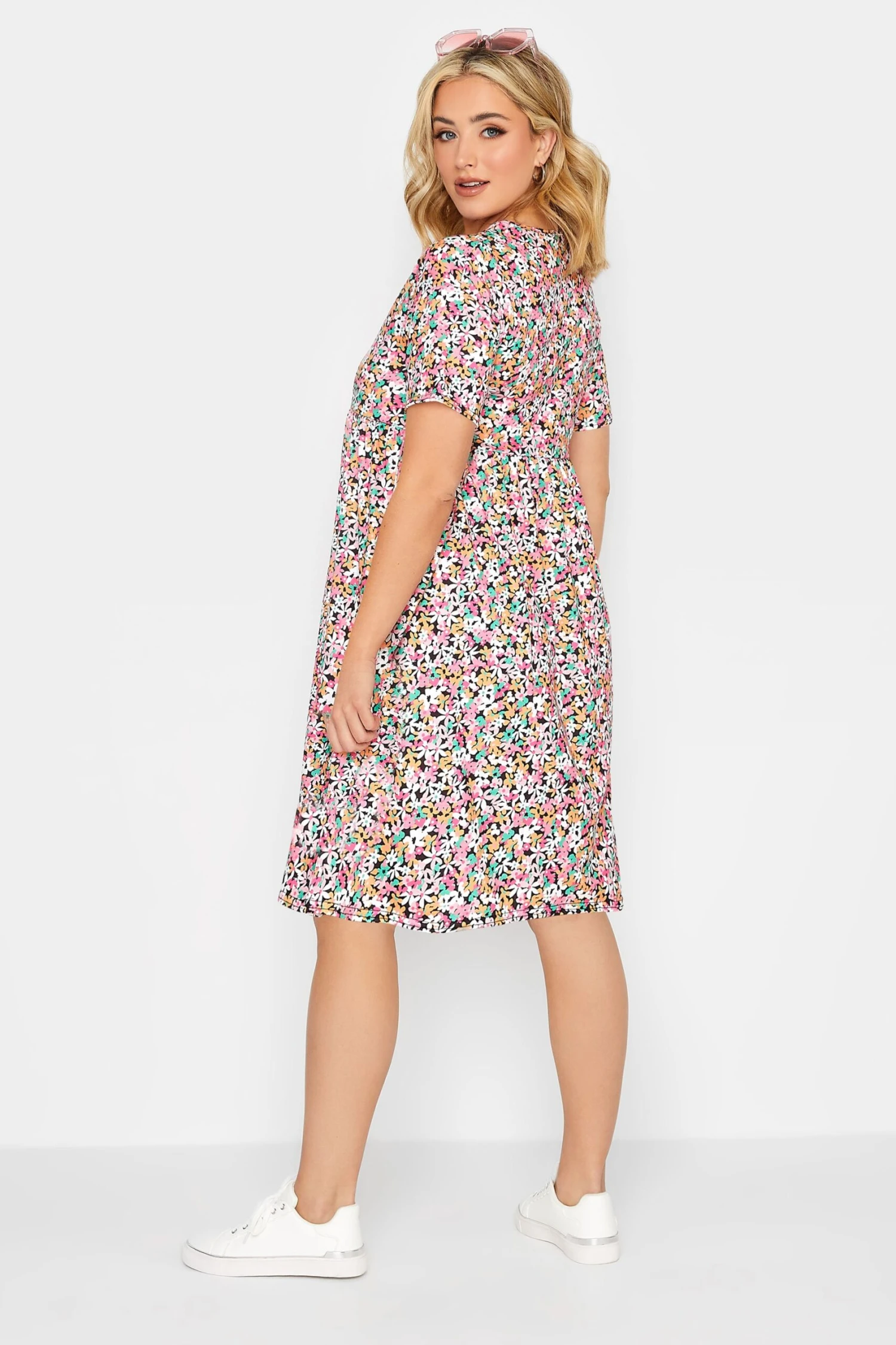 YOURS PETITE Curve Pink Ditsy Floral Print Smock Dress 2 YOURS PETITE Curve Pink Ditsy Floral Print Smock Dress - Image 2