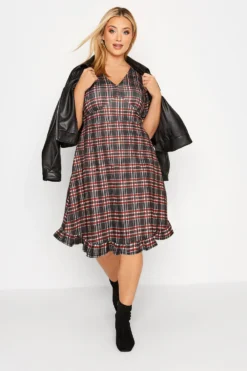 YOURS Curve Black & Red Check V-Neck Midi Dress 9 YOURS Curve Black & Red Check V-Neck Midi Dress -Outlet Stylo Wise Store 6ace684c e85d 49 174142 B scaled