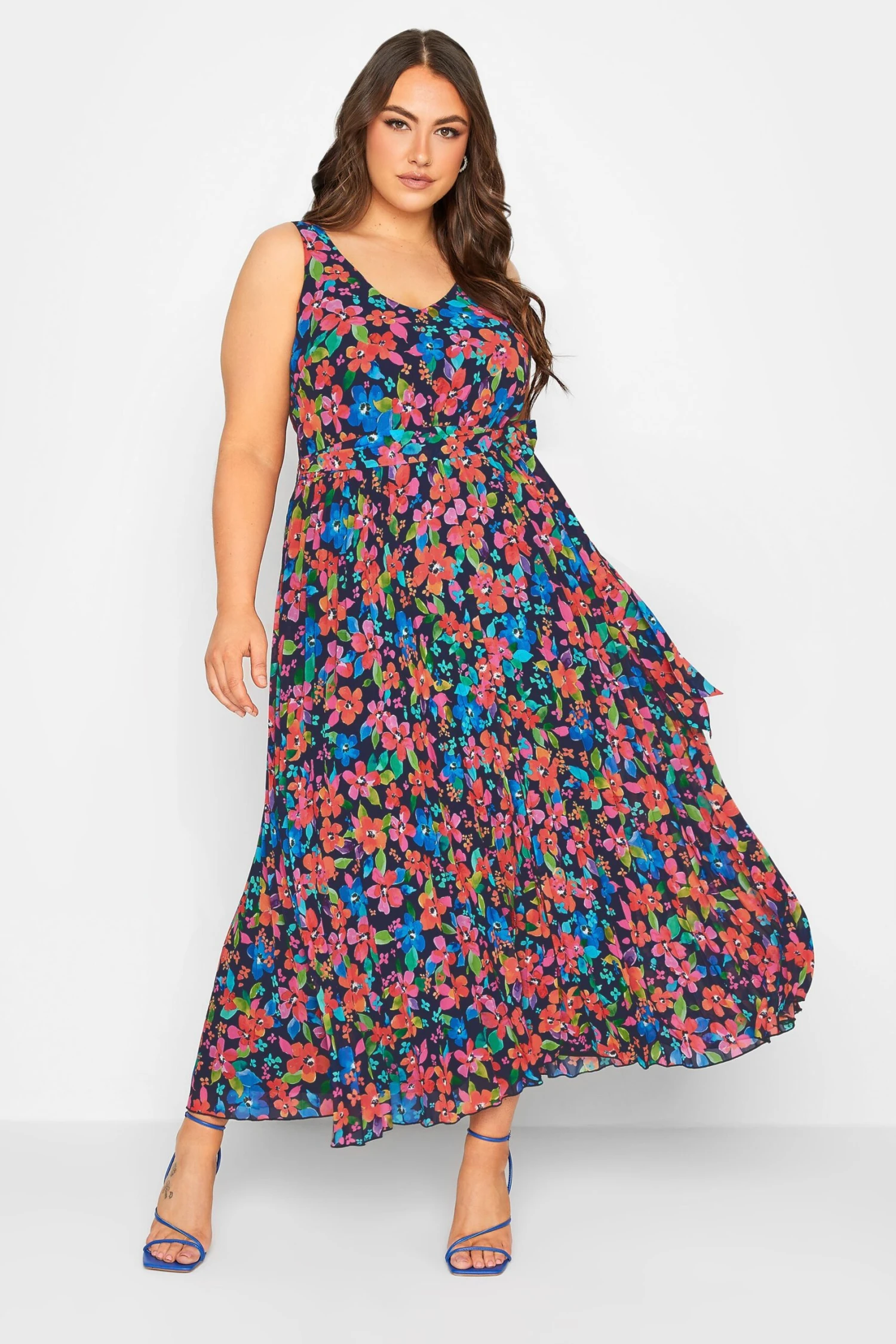 YOURS LONDON Curve Blue Floral Pleated Maxi Dress 1 YOURS LONDON Curve Blue Floral Pleated Maxi Dress