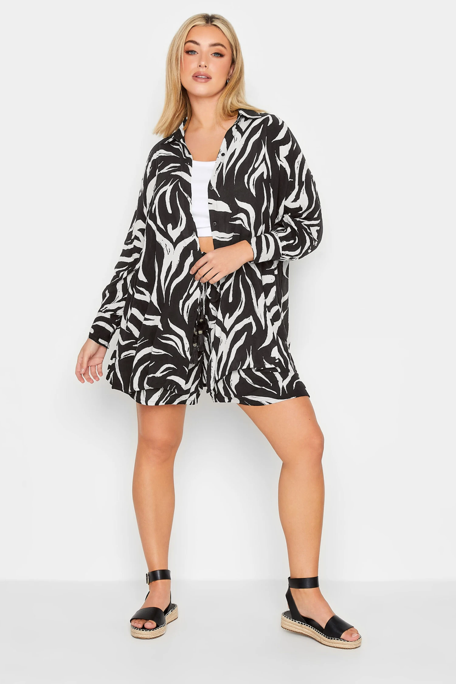 YOURS Curve Black Animal Print Crinkle Beach Shirt 3 YOURS Curve Black Animal Print Crinkle Beach Shirt - Image 3