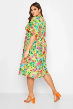 LIMITED COLLECTION Curve Green Floral Midaxi Dress 8 LIMITED COLLECTION Curve Green Floral Midaxi Dress -Outlet Stylo Wise Store 7c8050f9 a3eb 47 215507 C scaled