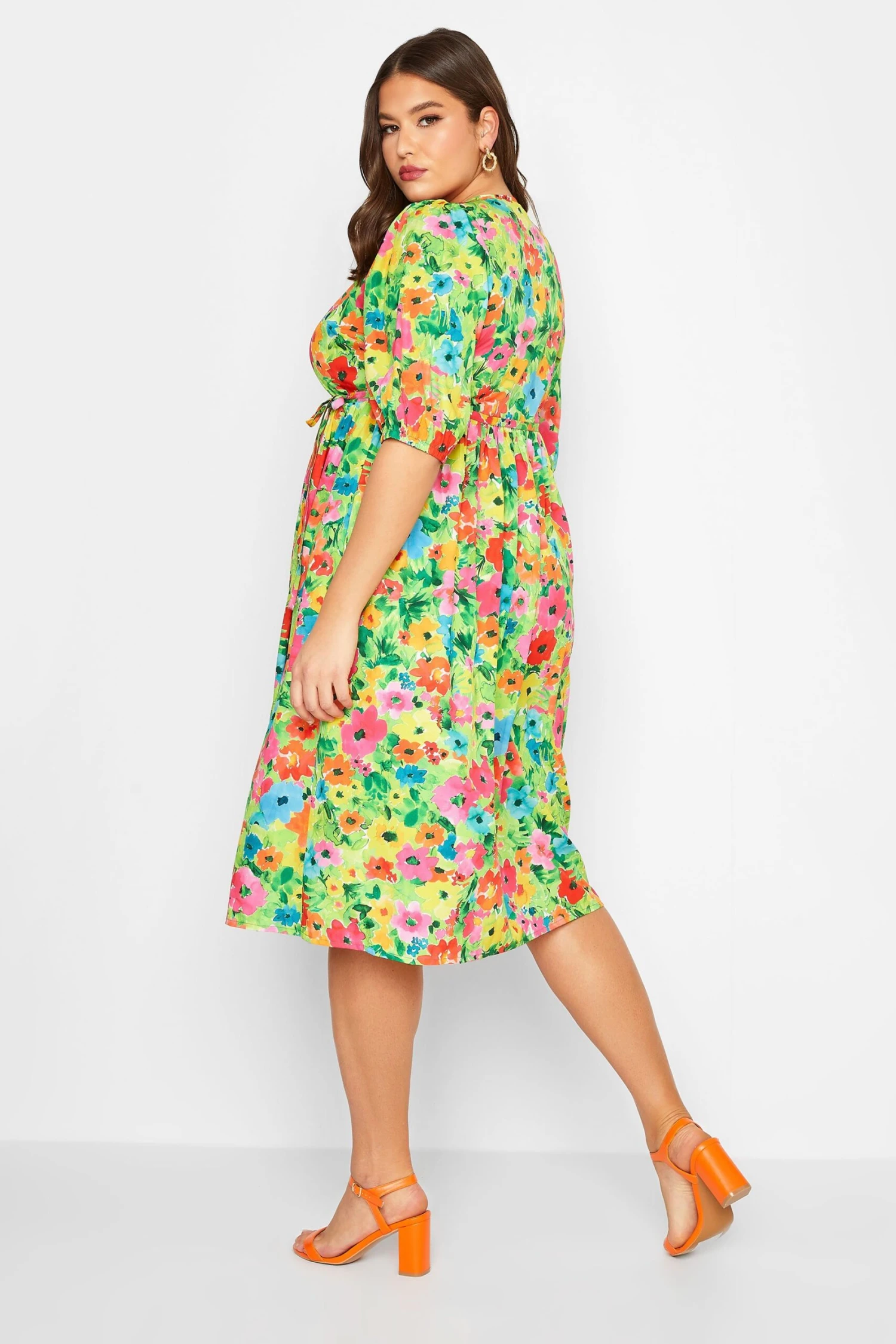 LIMITED COLLECTION Curve Green Floral Midaxi Dress 3 LIMITED COLLECTION Curve Green Floral Midaxi Dress - Image 3