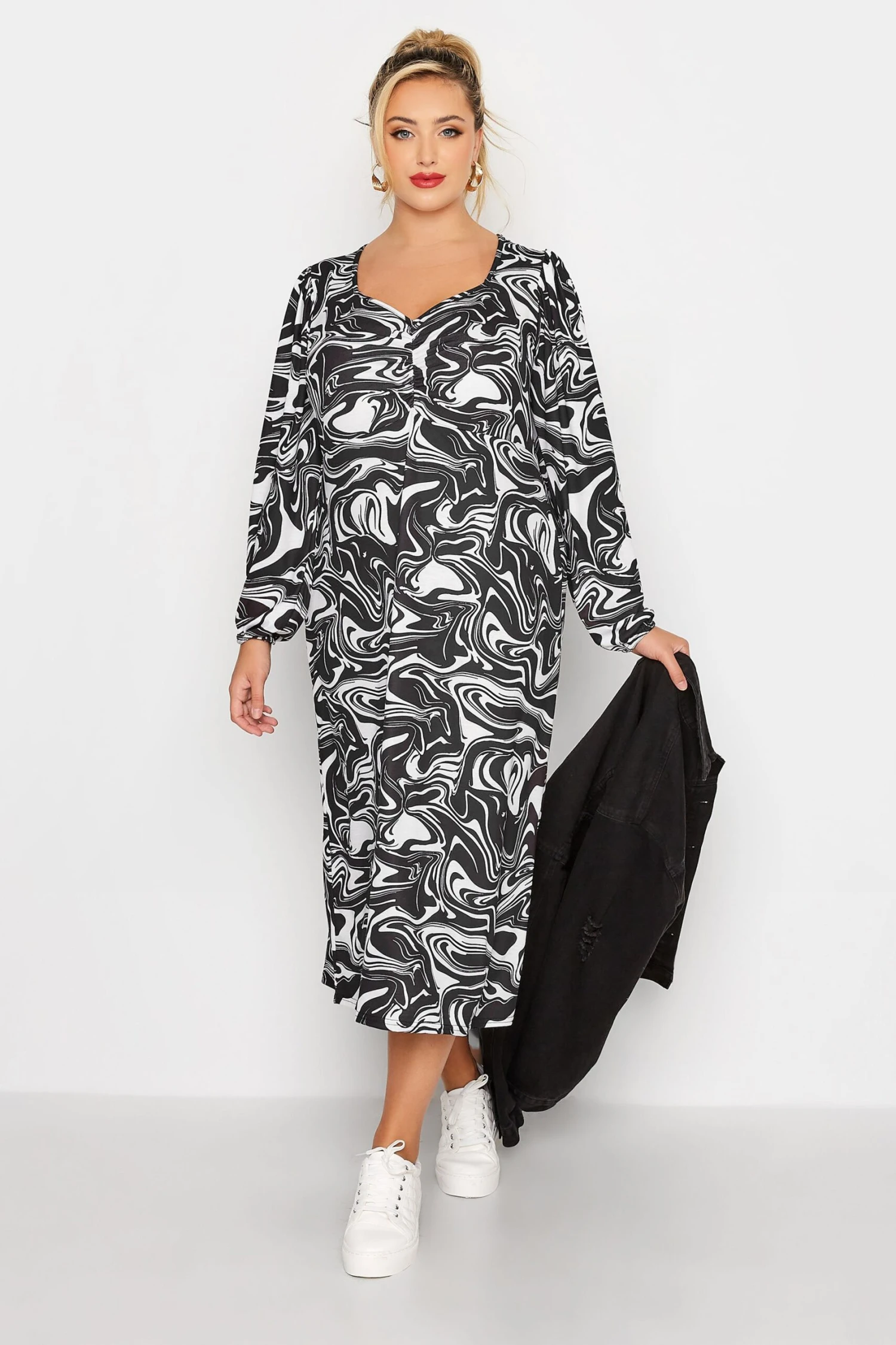 LIMITED COLLECTION Curve Black Swirl Print Ruched Midi Dress 1 LIMITED COLLECTION Curve Black Swirl Print Ruched Midi Dress
