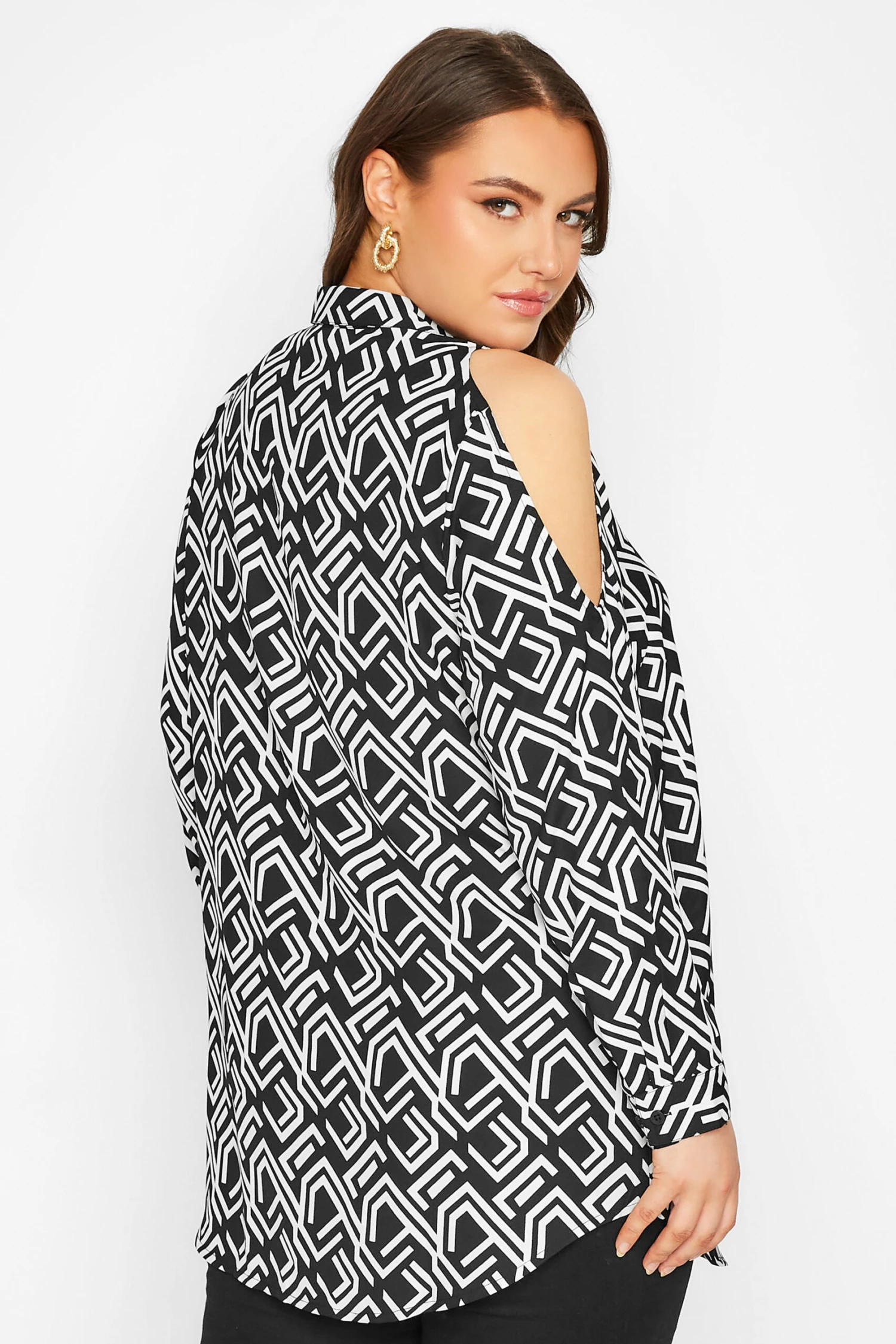 YOURS Curve Black Geometric Print Cold Shoulder Shirt 2 YOURS Curve Black Geometric Print Cold Shoulder Shirt - Image 2