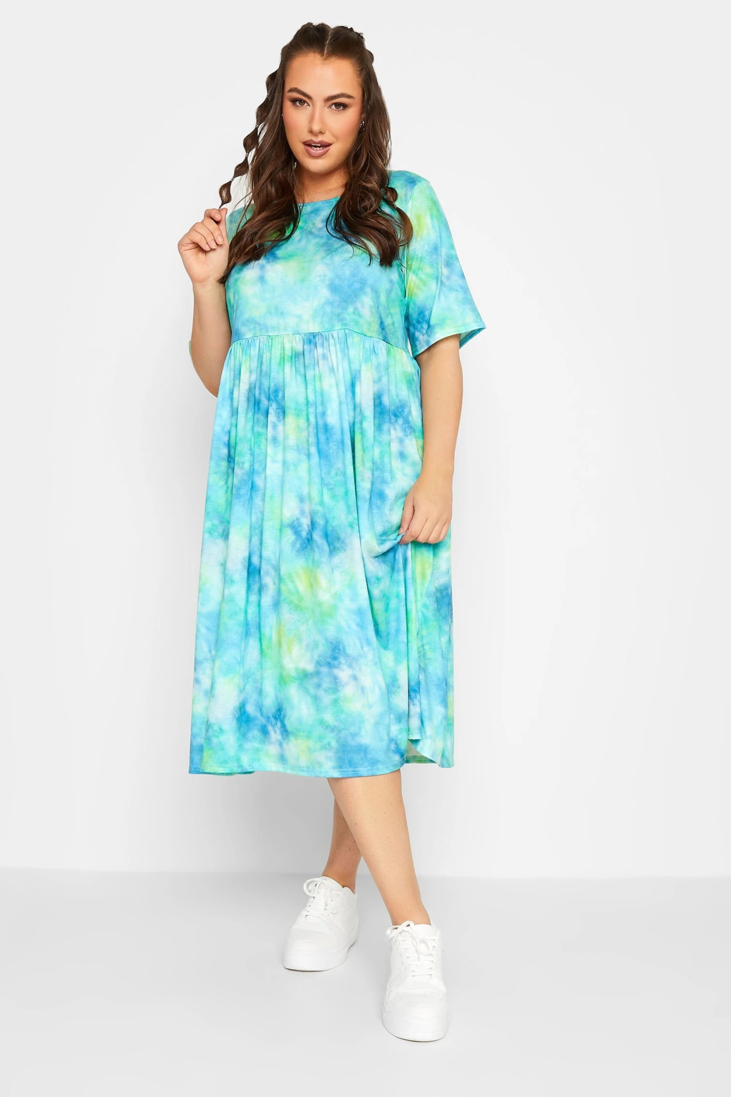 LIMITED COLLECTION Curve Blue Tie Dye Midaxi Smock Dress 1 LIMITED COLLECTION Curve Blue Tie Dye Midaxi Smock Dress
