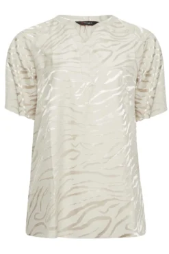 YOURS Curve Cream Animal Print Satin V-Neck Blouse 9 YOURS Curve Cream Animal Print Satin V-Neck Blouse -Outlet Stylo Wise Store 8d7b6b2b f699 4a 174310 X scaled