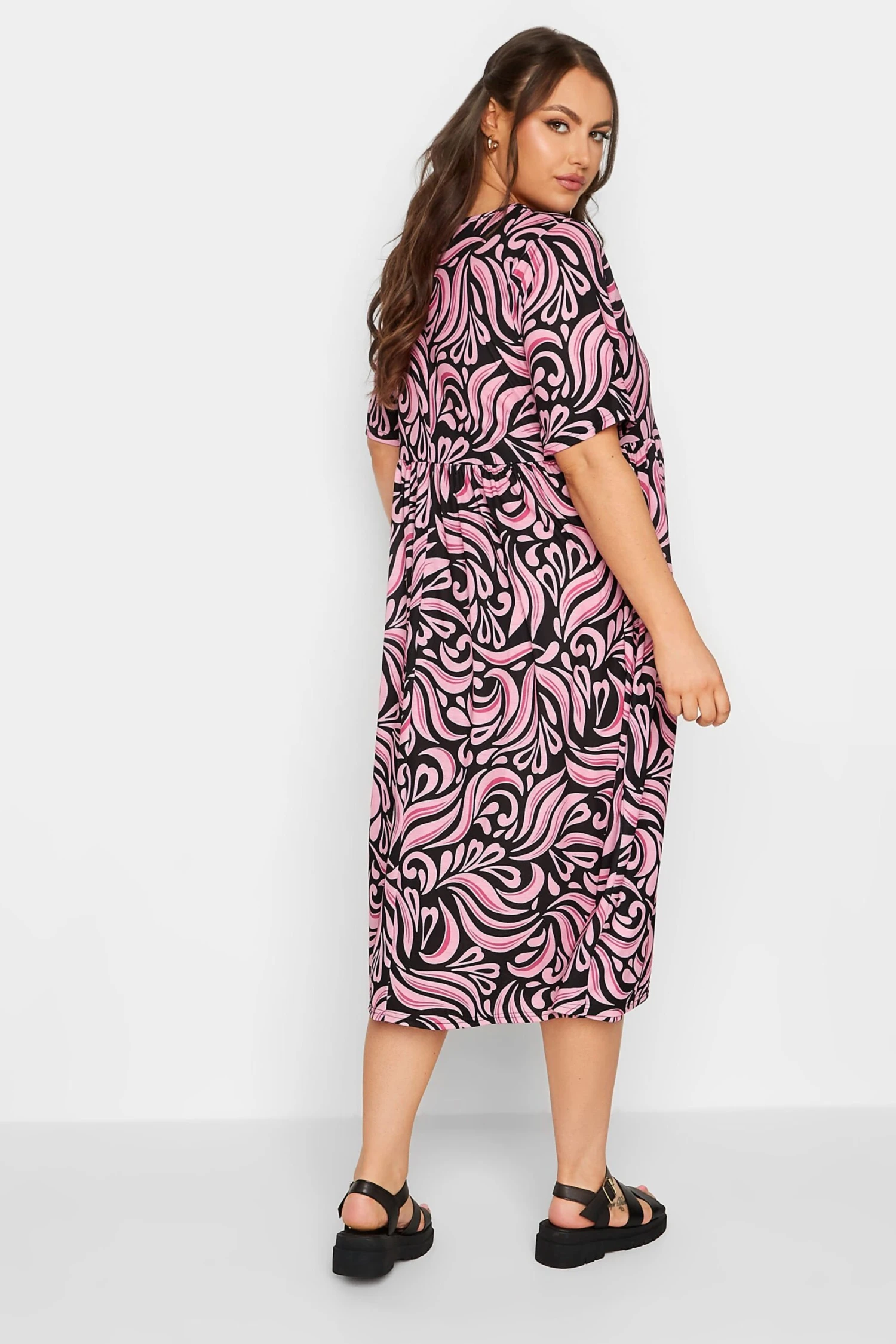 LIMITED COLLECTION Curve Pink Swirl Print Midaxi Smock Dress 2 LIMITED COLLECTION Curve Pink Swirl Print Midaxi Smock Dress - Image 2