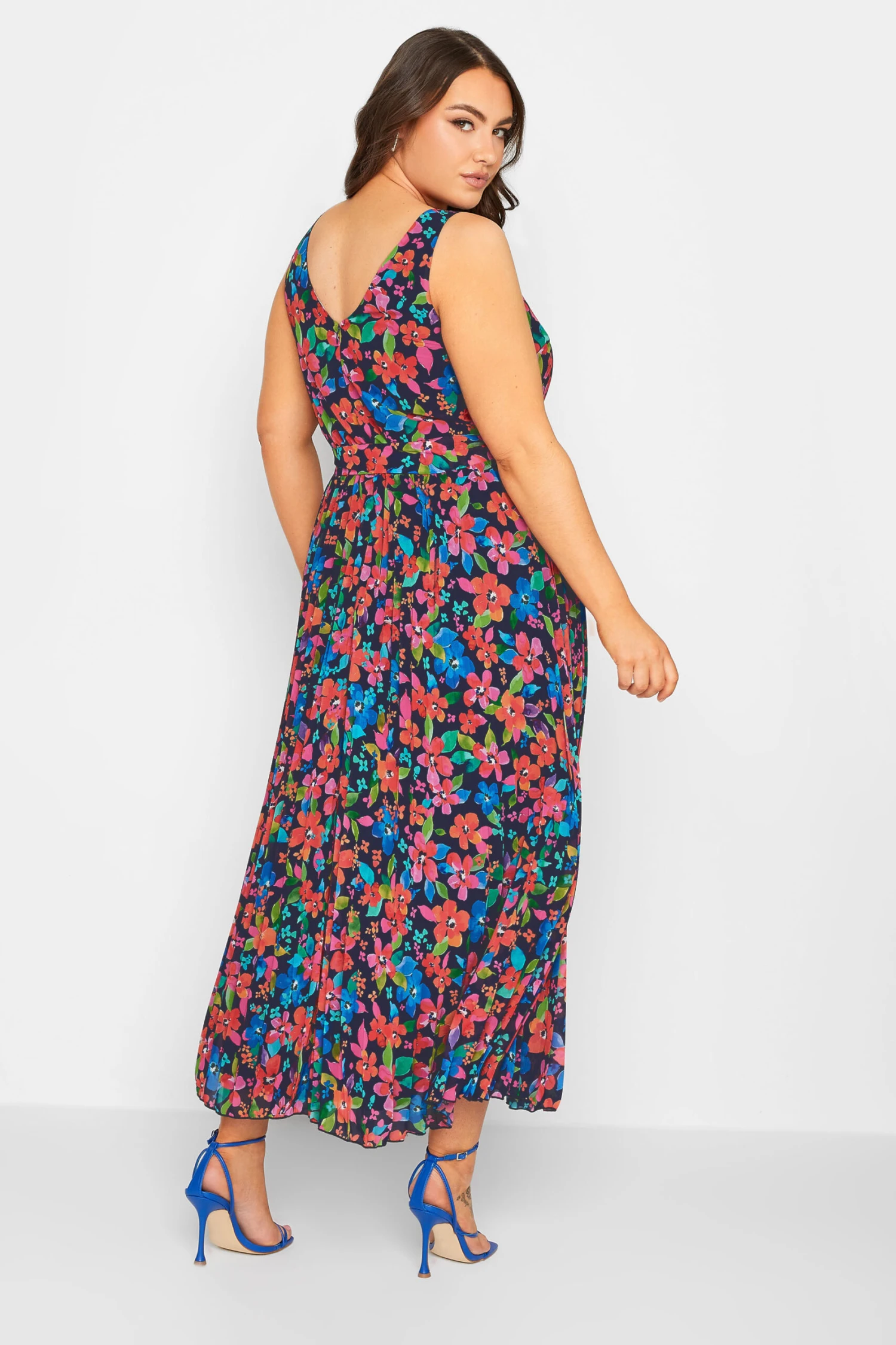 YOURS LONDON Curve Blue Floral Pleated Maxi Dress 3 YOURS LONDON Curve Blue Floral Pleated Maxi Dress - Image 3