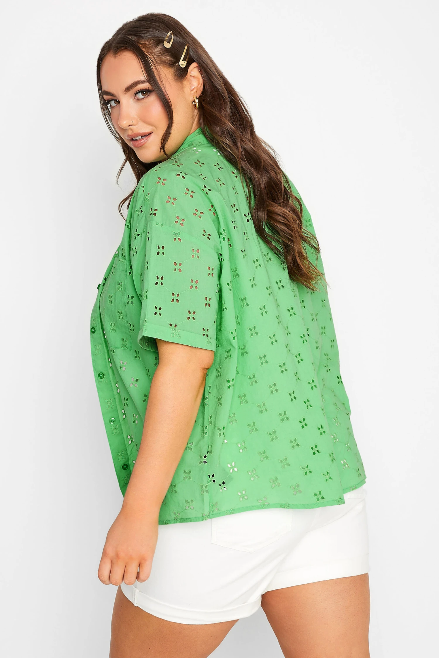 LIMITED COLLECTION Curve Green Broderie Anglaise Shirt 2 LIMITED COLLECTION Curve Green Broderie Anglaise Shirt - Image 2