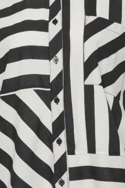 YOURS PETITE Curve Black & White Stripe Shirt 9 YOURS PETITE Curve Black & White Stripe Shirt -Outlet Stylo Wise Store a741da4d e447 42 174506 Z scaled