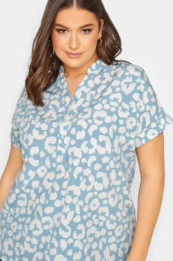 YOURS Curve Blue Animal Print Half Placket Blouse 8 YOURS Curve Blue Animal Print Half Placket Blouse -Outlet Stylo Wise Store a83b6f9e 3d64 47 174249 D scaled
