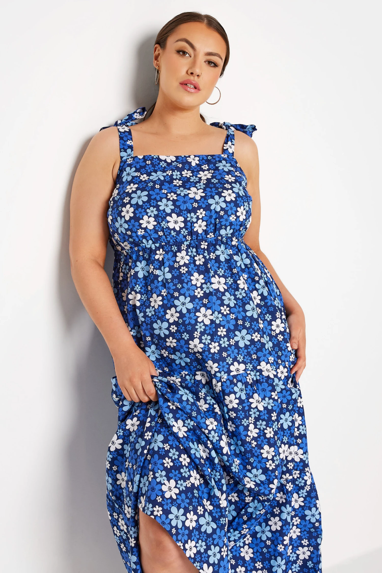 LIMITED COLLECTION Curve Blue Retro Floral Tiered Strappy Sundress 3 LIMITED COLLECTION Curve Blue Retro Floral Tiered Strappy Sundress - Image 3