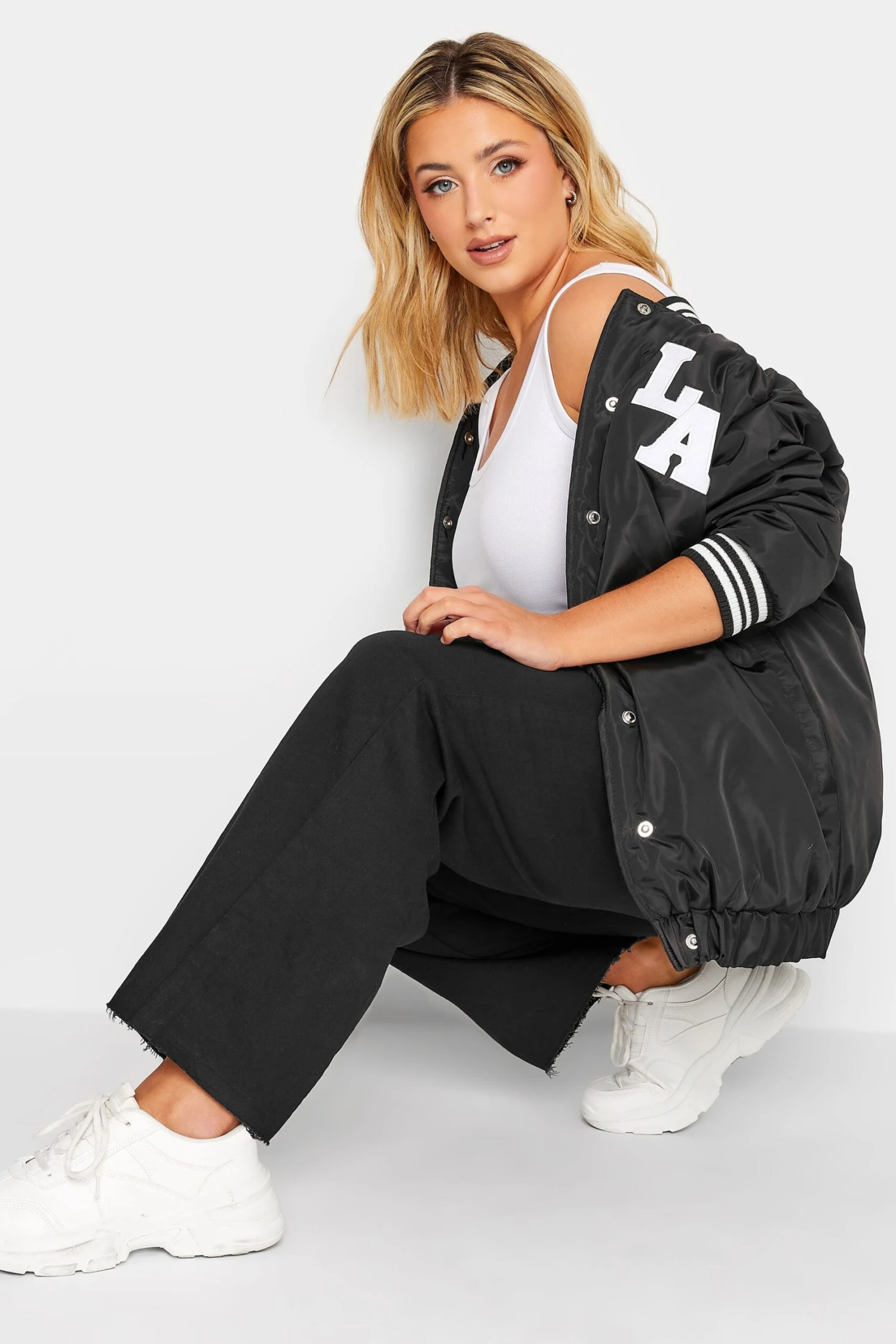 YOURS Curve Black Stretch Wide Leg Jeans 2 YOURS Curve Black Stretch Wide Leg Jeans - Image 2