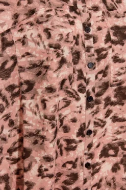 LIMITED COLLECTION Curve Pink Leopard Print Utility Pocket Shirt -Outlet Stylo Wise Store b73efcf5 5b2b 47 214386 Z scaled