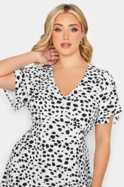 YOURS PETITE Curve White Dalmatian Print Midi Tea Dress 8 YOURS PETITE Curve White Dalmatian Print Midi Tea Dress -Outlet Stylo Wise Store c0b1ca57 2bcd 43 174504 D scaled