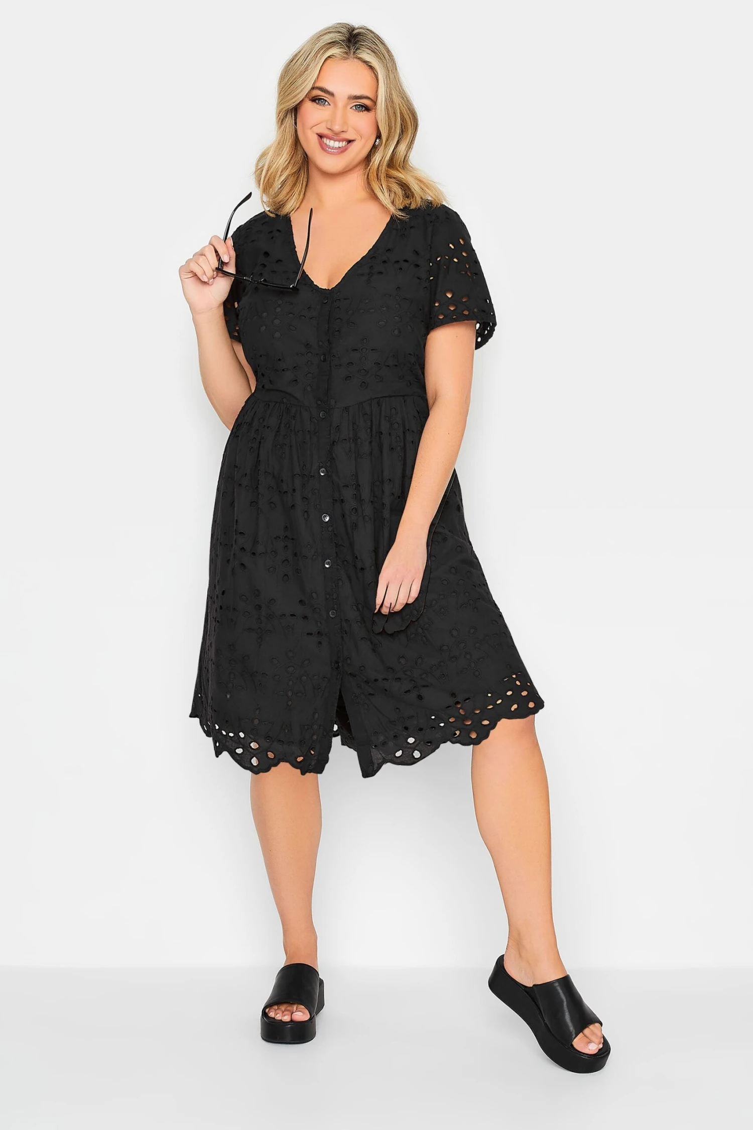 YOURS PETITE Curve Black Broderie Anglaise Mini Smock Dress 1 YOURS PETITE Curve Black Broderie Anglaise Mini Smock Dress