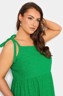 YOURS Curve Green Broderie Anglaise Maxi Dress 8 YOURS Curve Green Broderie Anglaise Maxi Dress -Outlet Stylo Wise Store ca955146 56bb 42 137557 D scaled