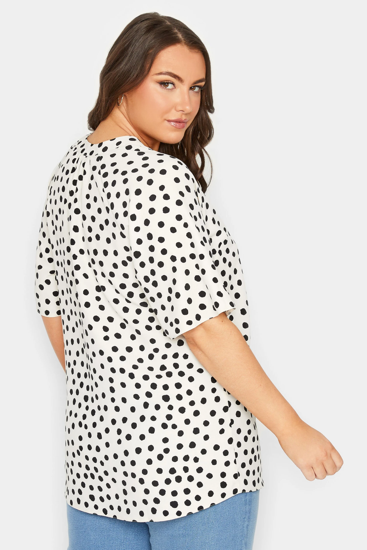 YOURS Curve White Polka Dot Print V-Neck Blouse 2 YOURS Curve White Polka Dot Print V-Neck Blouse - Image 2