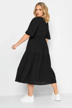LIMITED COLLECTION Curve Black Textured Tiered Smock Dress 8 LIMITED COLLECTION Curve Black Textured Tiered Smock Dress -Outlet Stylo Wise Store d20e880e 03a9 46 215541 C scaled