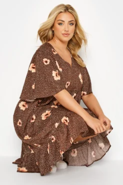 YOURS Curve Brown Floral Flare Sleeve Midi Dress -Outlet Stylo Wise Store df1a6c23 8ef9 4c 174079 D scaled