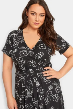 YOURS Curve Black Floral Wrap Dress 8 YOURS Curve Black Floral Wrap Dress -Outlet Stylo Wise Store e681236a 7144 41 301993 D scaled
