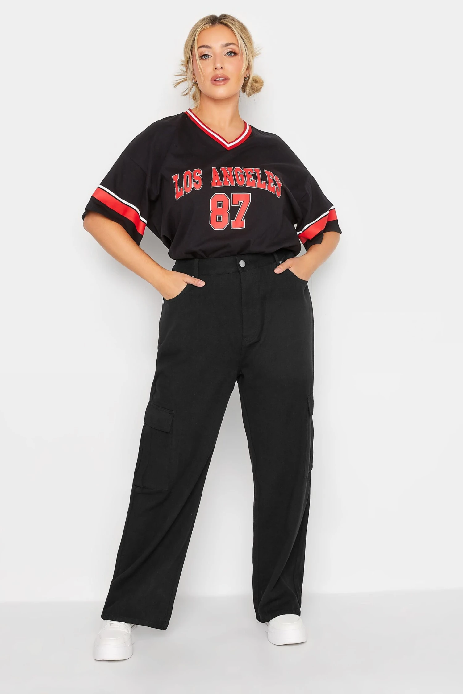 YOURS Curve Black Straight Leg Cargo Jeans 2 YOURS Curve Black Straight Leg Cargo Jeans - Image 2