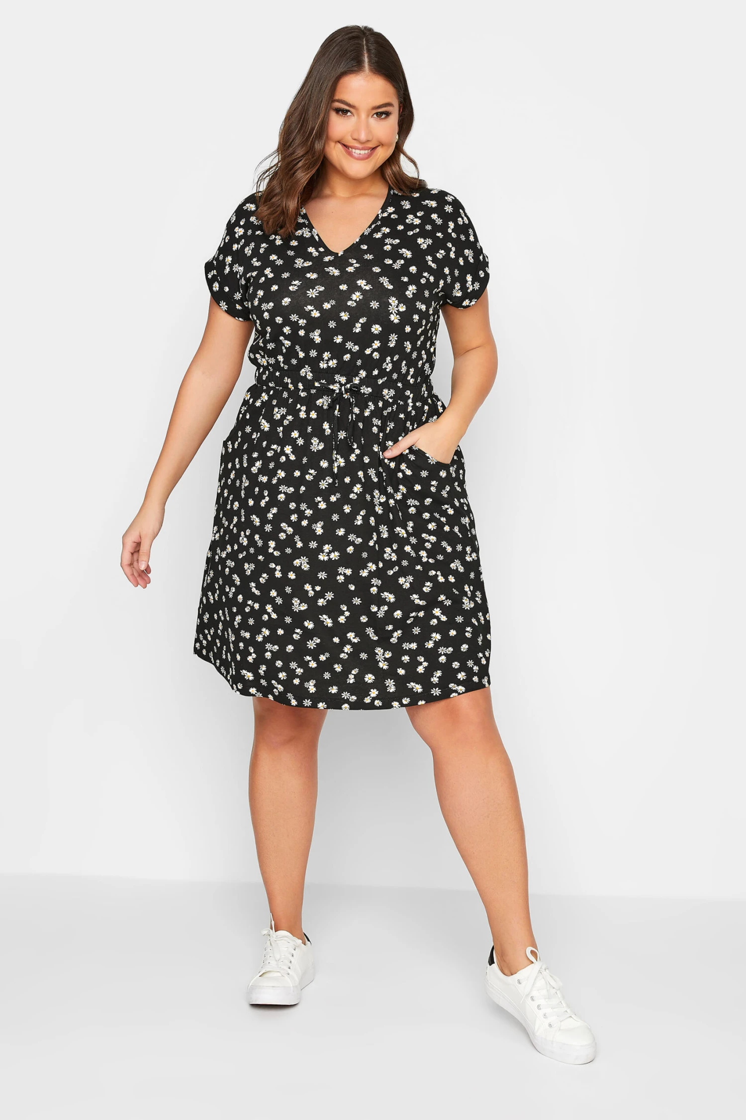 YOURS Curve Black Daisy Print Cotton T-Shirt Dress 1 YOURS Curve Black Daisy Print Cotton T-Shirt Dress