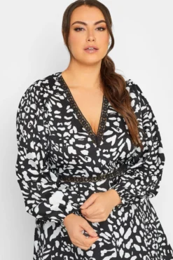 LIMITED COLLECTION Curve Black Animal Print Lace Blouse -Outlet Stylo Wise Store fb8e68c0 e9e4 42 215103 D scaled