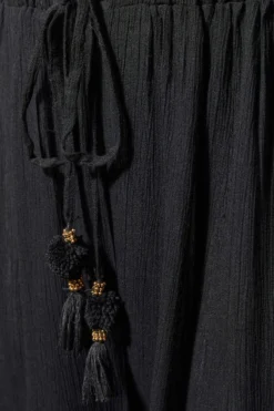 YOURS Curve Black Tassel Beach Shorts 8 YOURS Curve Black Tassel Beach Shorts -Outlet Stylo Wise Store fc903247 f368 4e 150266 Z scaled