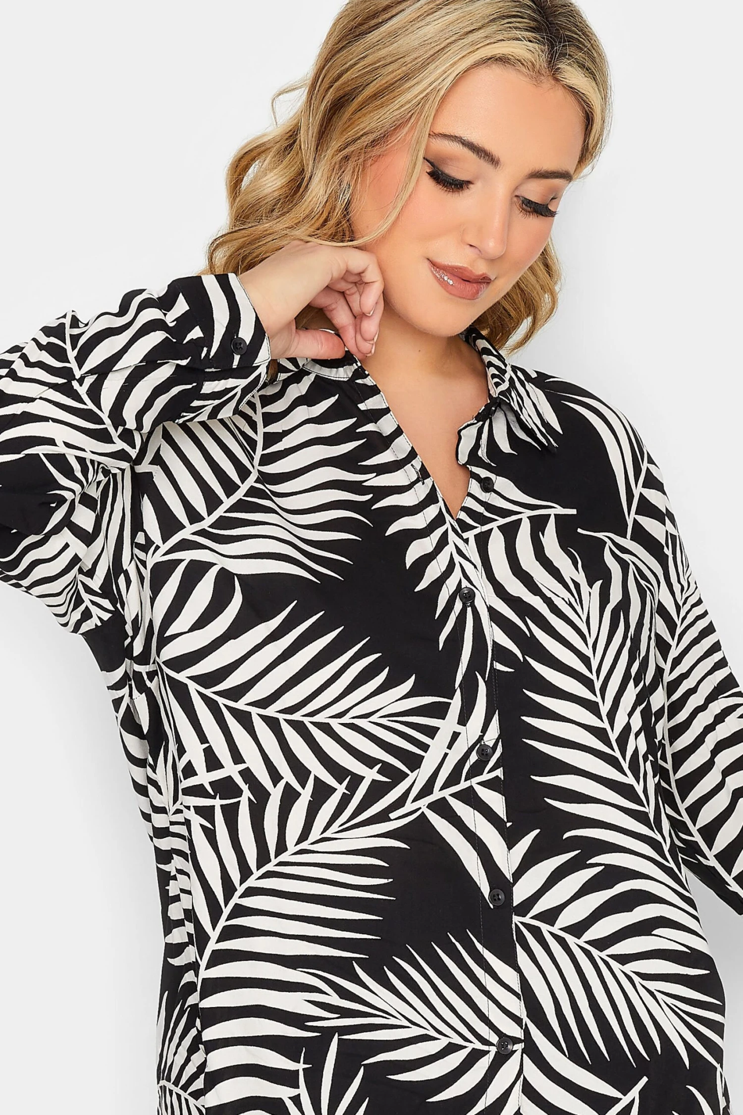 YOURS PETITE Curve Black Palm Print Shirt 3 YOURS PETITE Curve Black Palm Print Shirt - Image 3